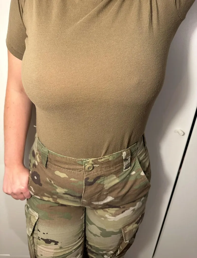 Thumbnail ViolaVachon1 Shows Off Military Milf Vibes Braless