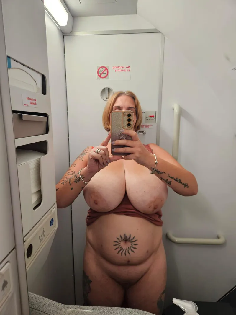 Thumbnail Flight Flash: Embracing Confidence at 45  | louisemilf