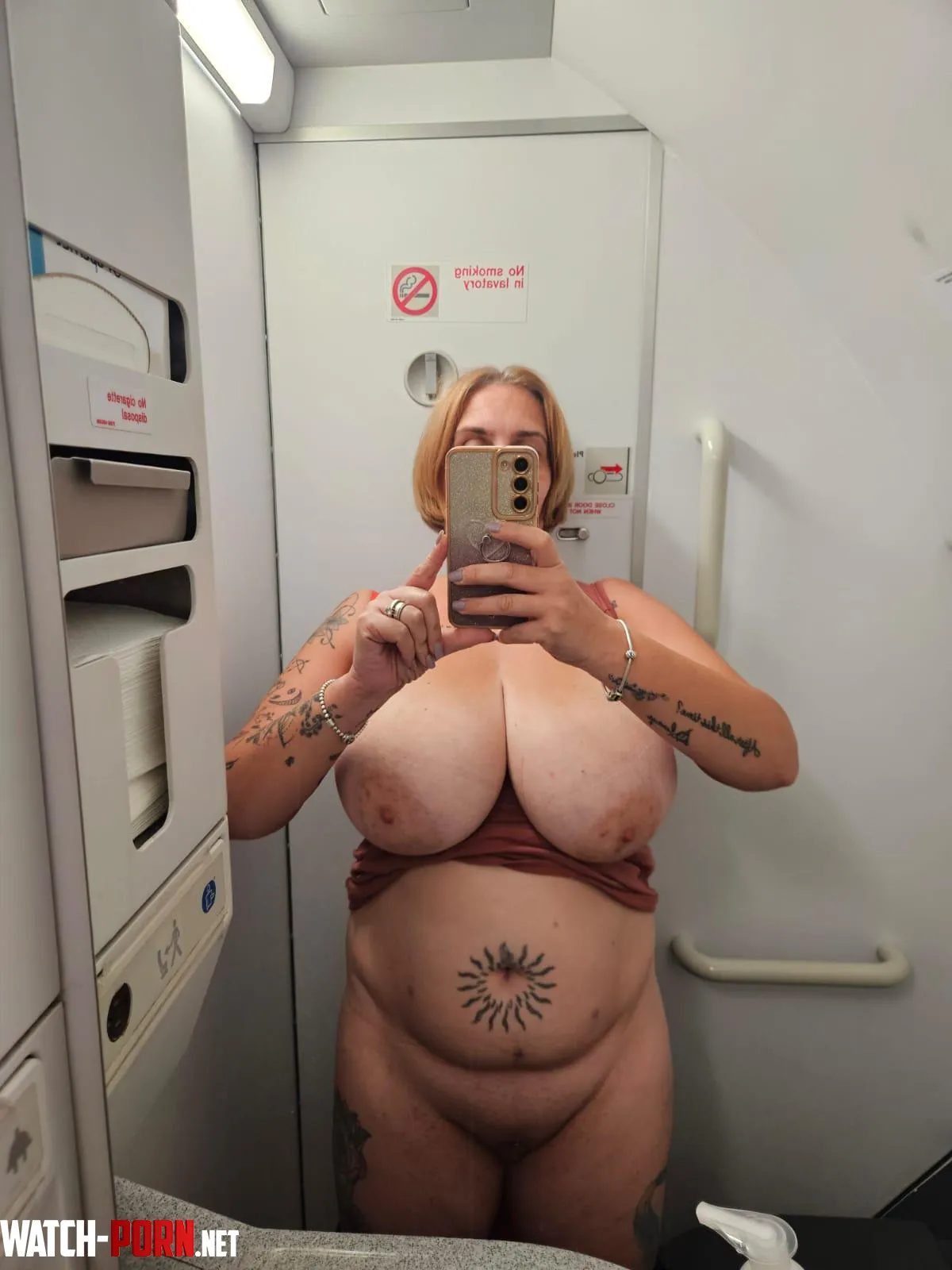 F 45, flashing on the plane. by louisemilf