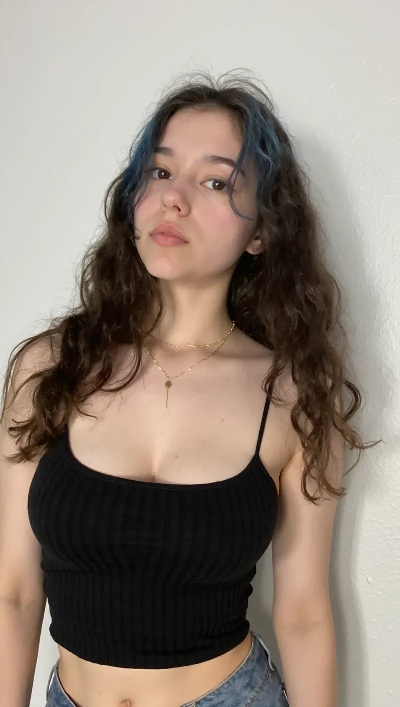 Thumbnail The Best Girls Rocking Croptops: A Fashion Affair | Aggressive_Two4236