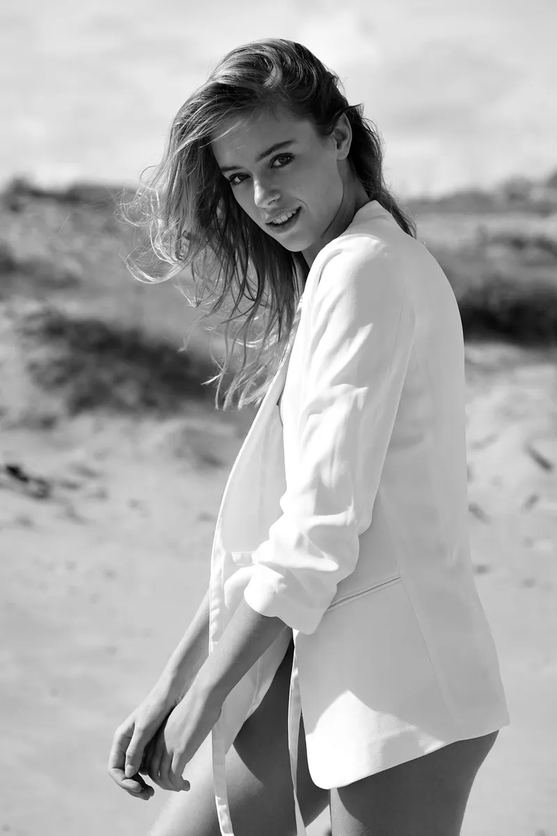 Thumbnail Danielle van Dam: A Model Affair by PocketsOfFomenting