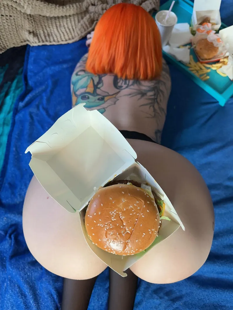Thumbnail Burger on My Booty - An Enticing Offer by BakaFuwa | Booty Category