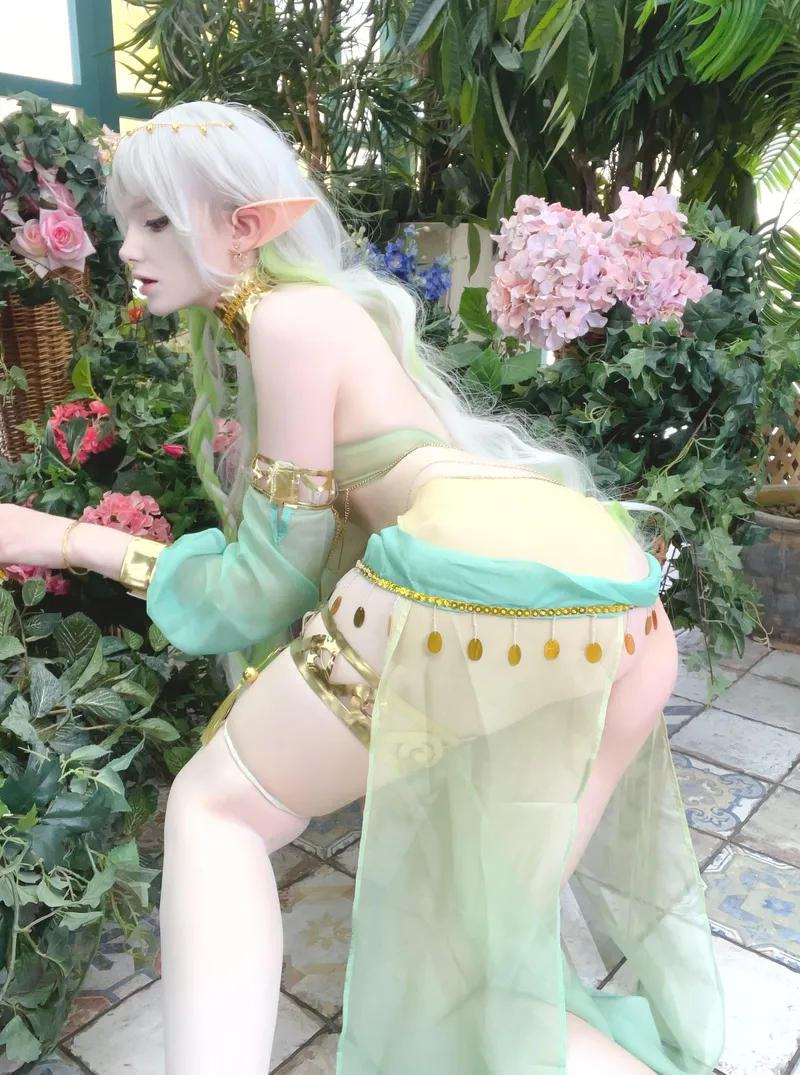 Thumbnail Foggy Portrays Greater Lord Rukkhadevata in Epic Cosplay