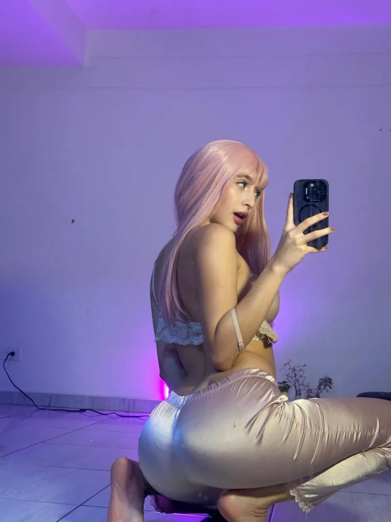 Thumbnail MoonBeamMoth's Poses of Nighttime Reflection | GirlswithNeonHair