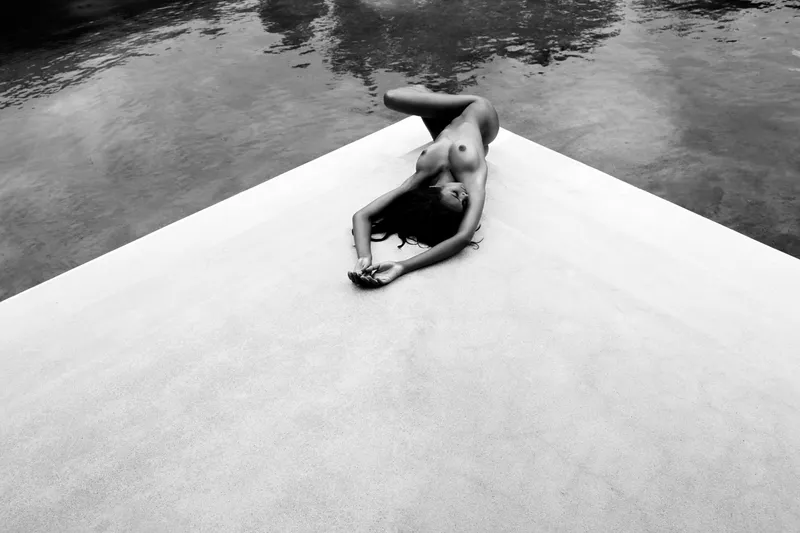 Thumbnail Discover Lais Ribeiro's Fashion Flair | Ooperatur | NSFWfashion