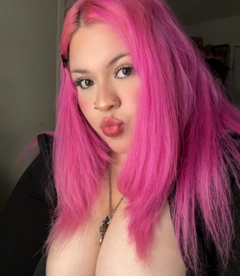 Thumbnail thickdxni's Welcome: Exploring Chubby Beauty
