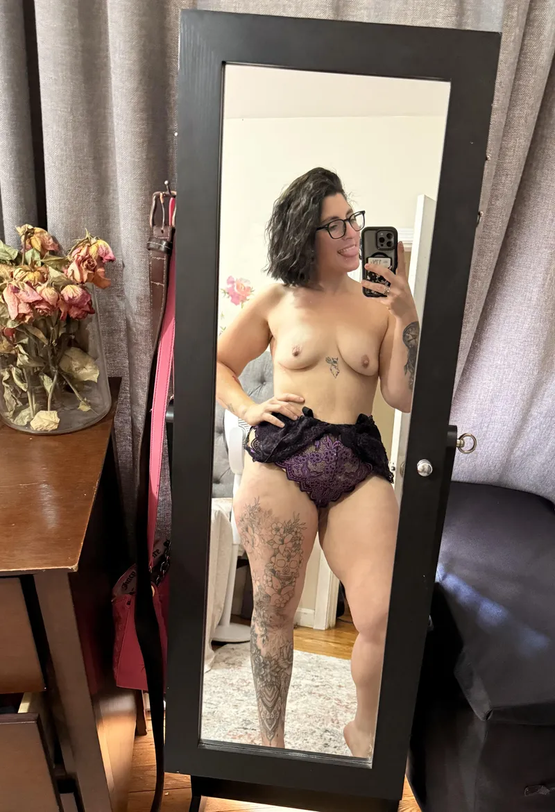 Thumbnail Friday Vibes: Embracing Weekend Sensuality by bellaaf4