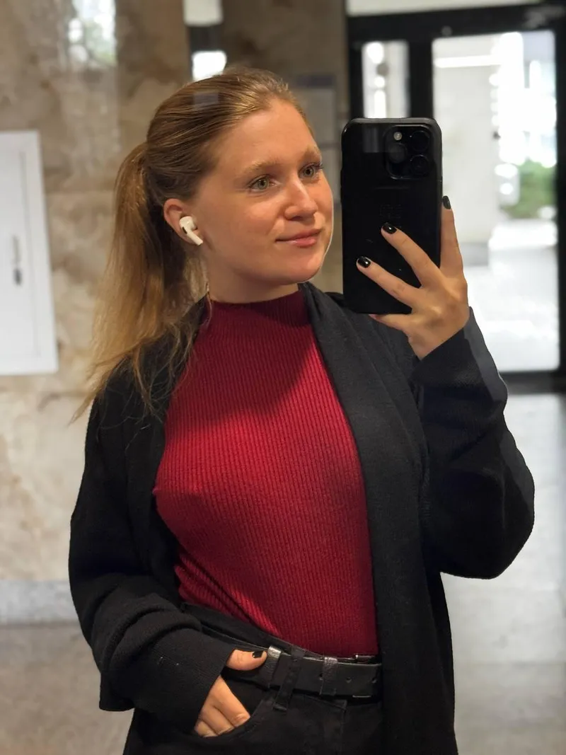 Thumbnail Unveiling the Hidden Side: Valuable-Dinner8306's Braless Story