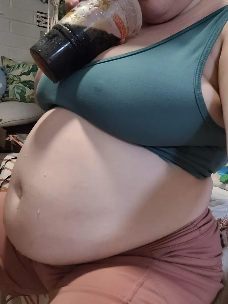Thumbnail Eyes No Longer Bigger - A Reflection from invisibelly | Stuffers