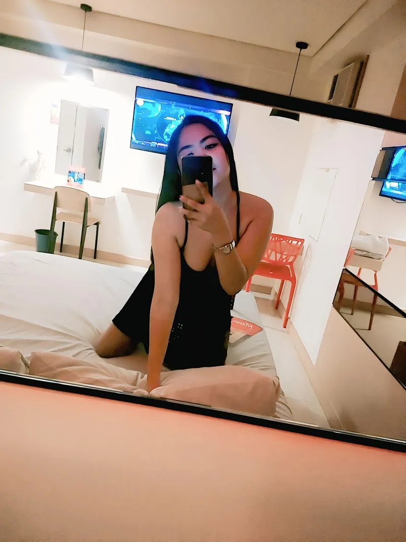 Thumbnail Unveiling the Elegance of a Gorgeous Girl | ErikAng123