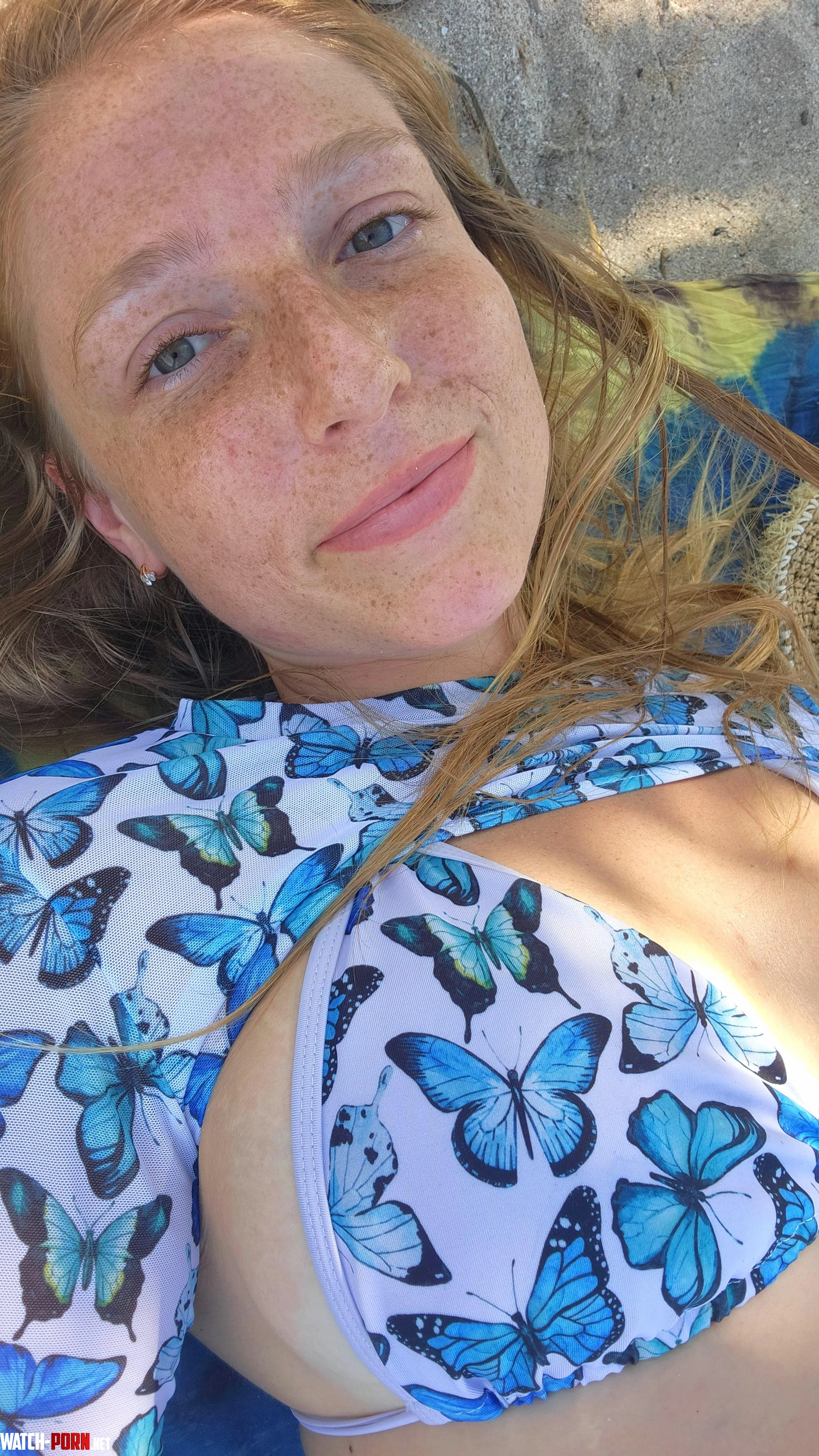 I let the sun give me freckles, so I could share a piece of sunshine, with someone in the dark. ~Ellen Everett by freedom_fruit