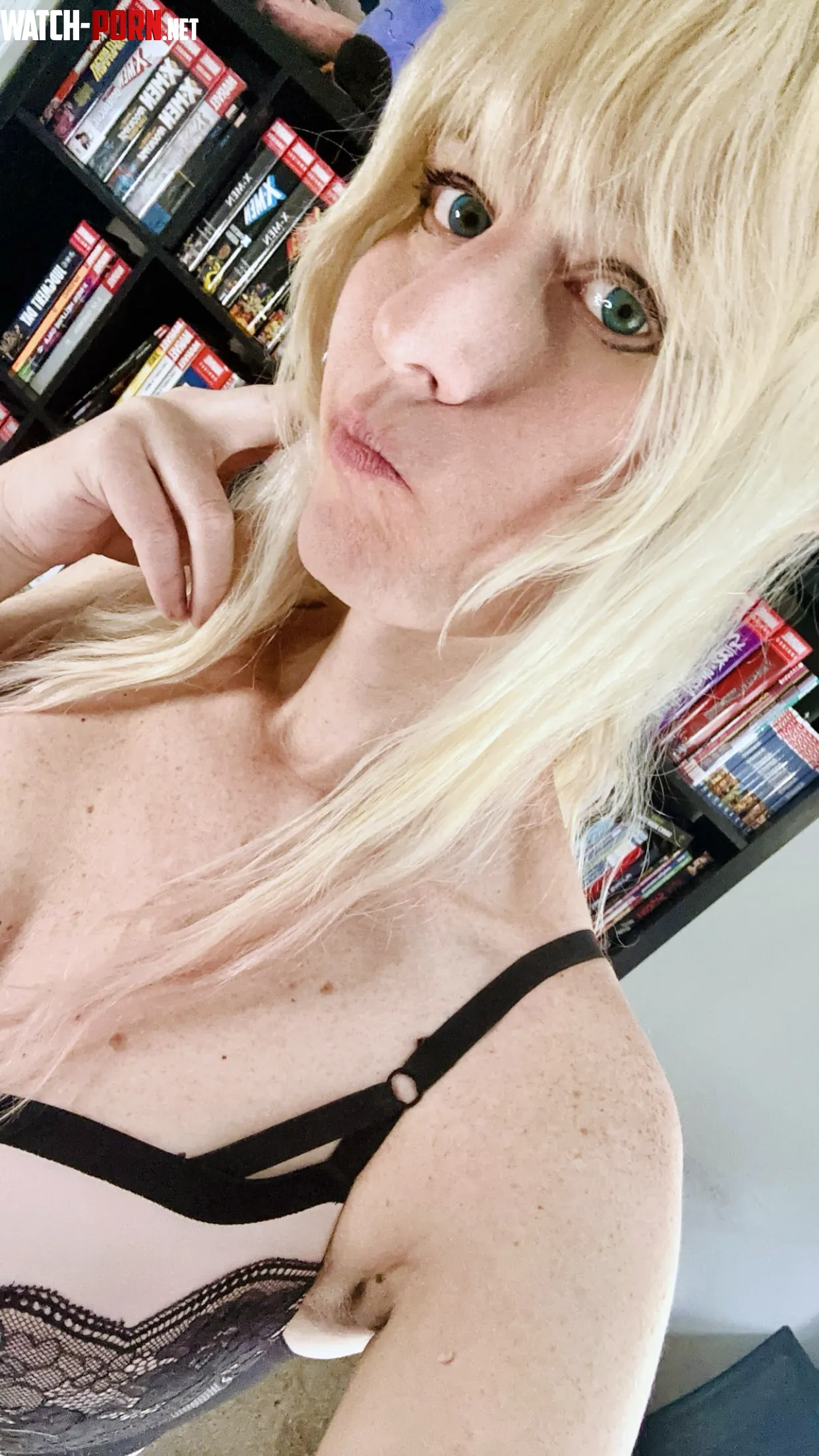 Comics, Check! Elf Ears, Check! Oh Yeah, it's Time For a Nerdy Weekend! [F] by SunnyBunnyMina