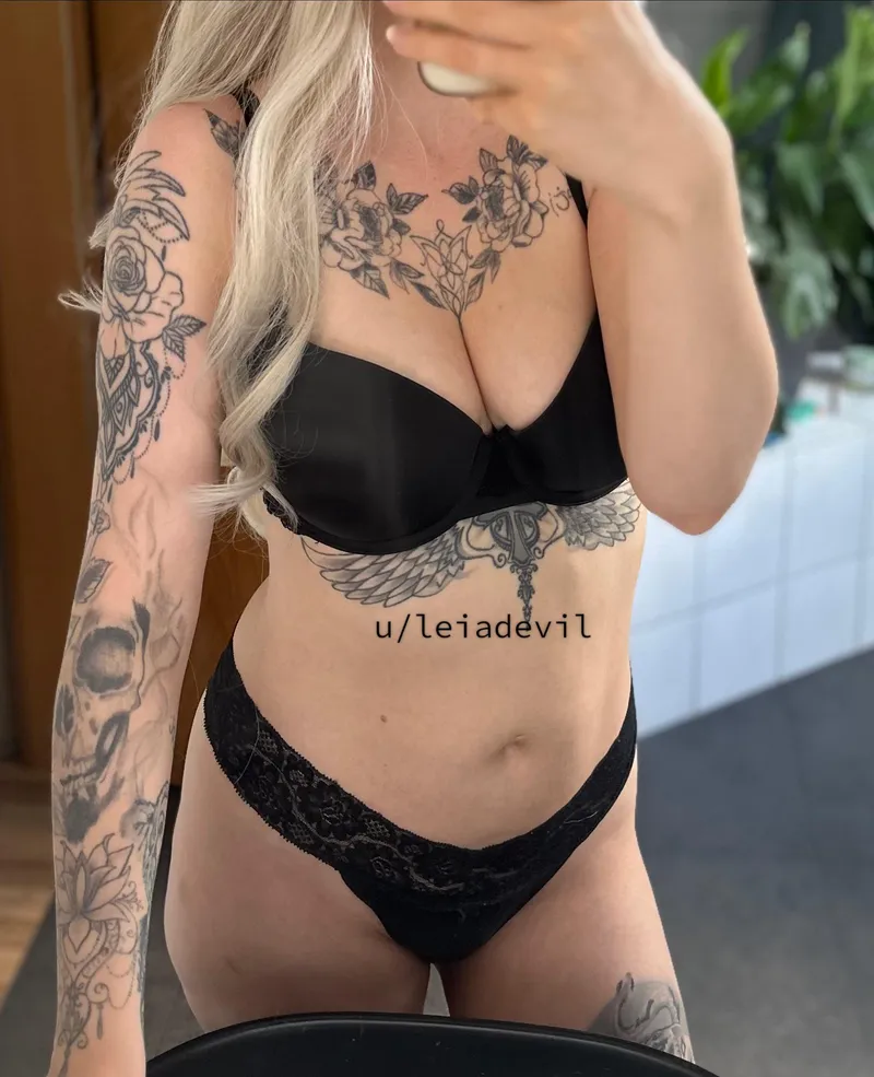 Thumbnail LeiaDevil's Allure: Sweet Yet Tempting Cleavage | Cleavage