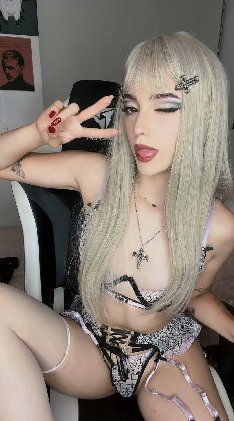 Thumbnail BabydollKitty_: Setting the Heat - Do I Look Hot to You?
