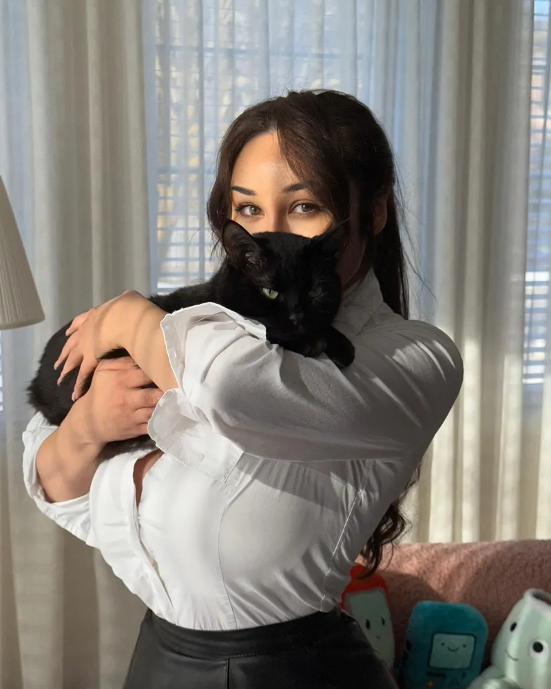 Thumbnail Junior_Art_1689 Explores the World of Kitty in 2busty2hide Category