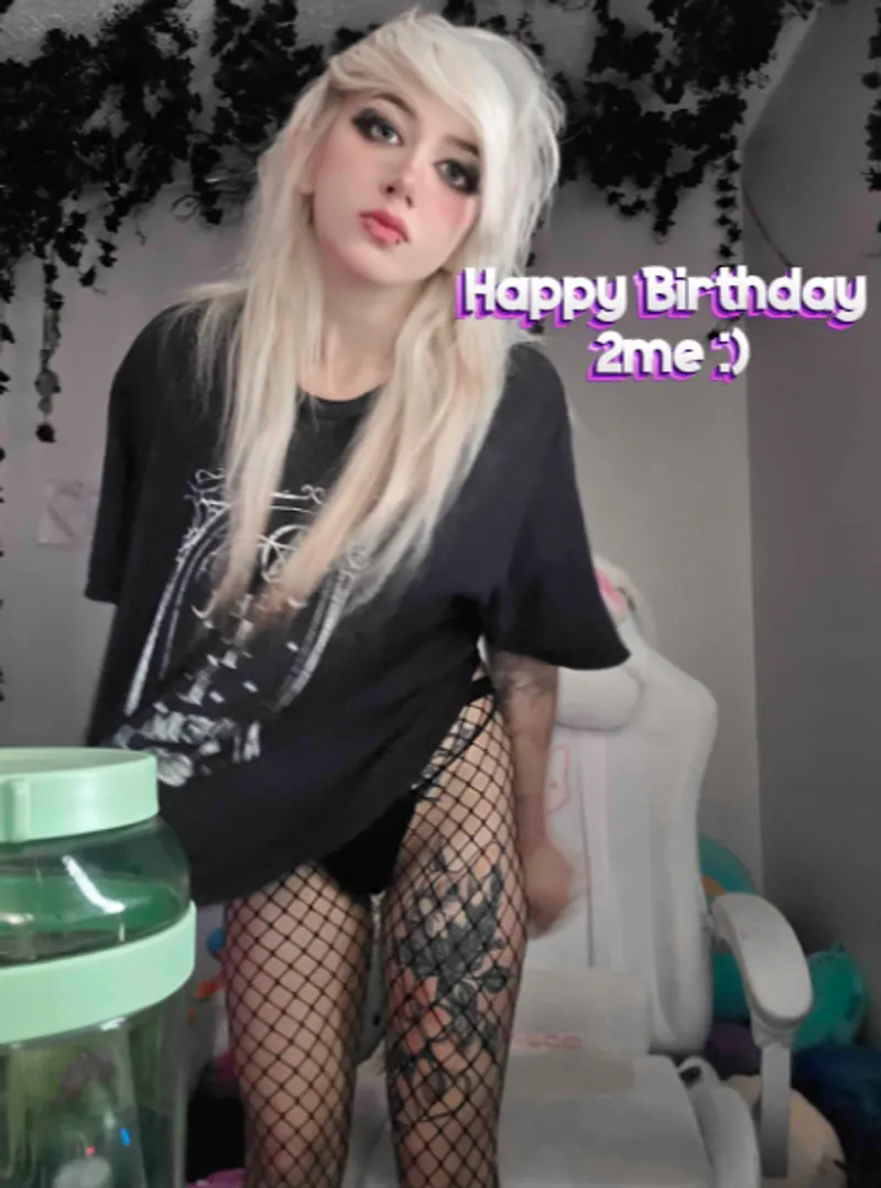 Thumbnail Birthday Spectacle: Celebrating with Scene Style by TakingBack2007 | SceneGirls