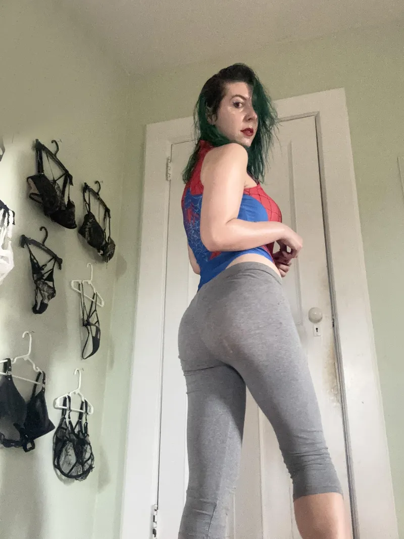Thumbnail Sirenskiss3 Reveals the Allure of the Spidey Suit Booty