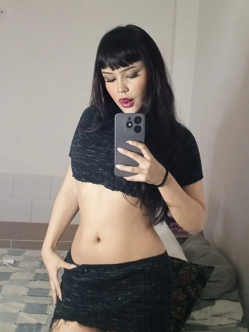 Thumbnail moongirlljaz's Big Attitude in Tiny Crop Tops