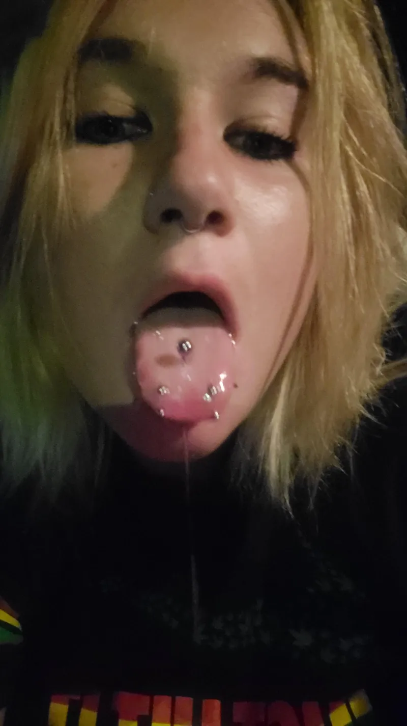 Thumbnail Don't Waste a Drop: Embracing Goddesses Spit by sinning_angel6