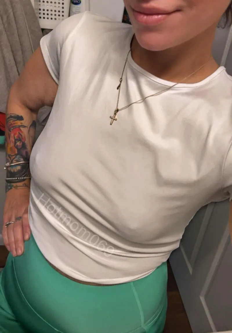 Thumbnail Shopping Chic: Hotmom069's Braless Outing