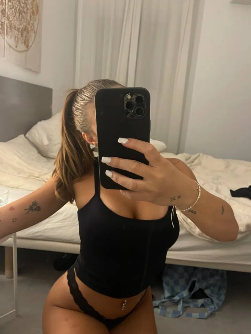 Thumbnail vad gör du ikväll då snygging? skriv till mig om du är uttråkad - SweNsfw
