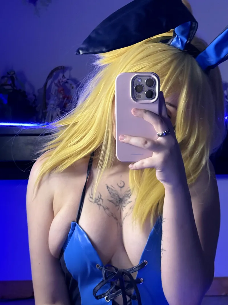Thumbnail Captivating Bunny in Blue: Dive into the World of kikumori