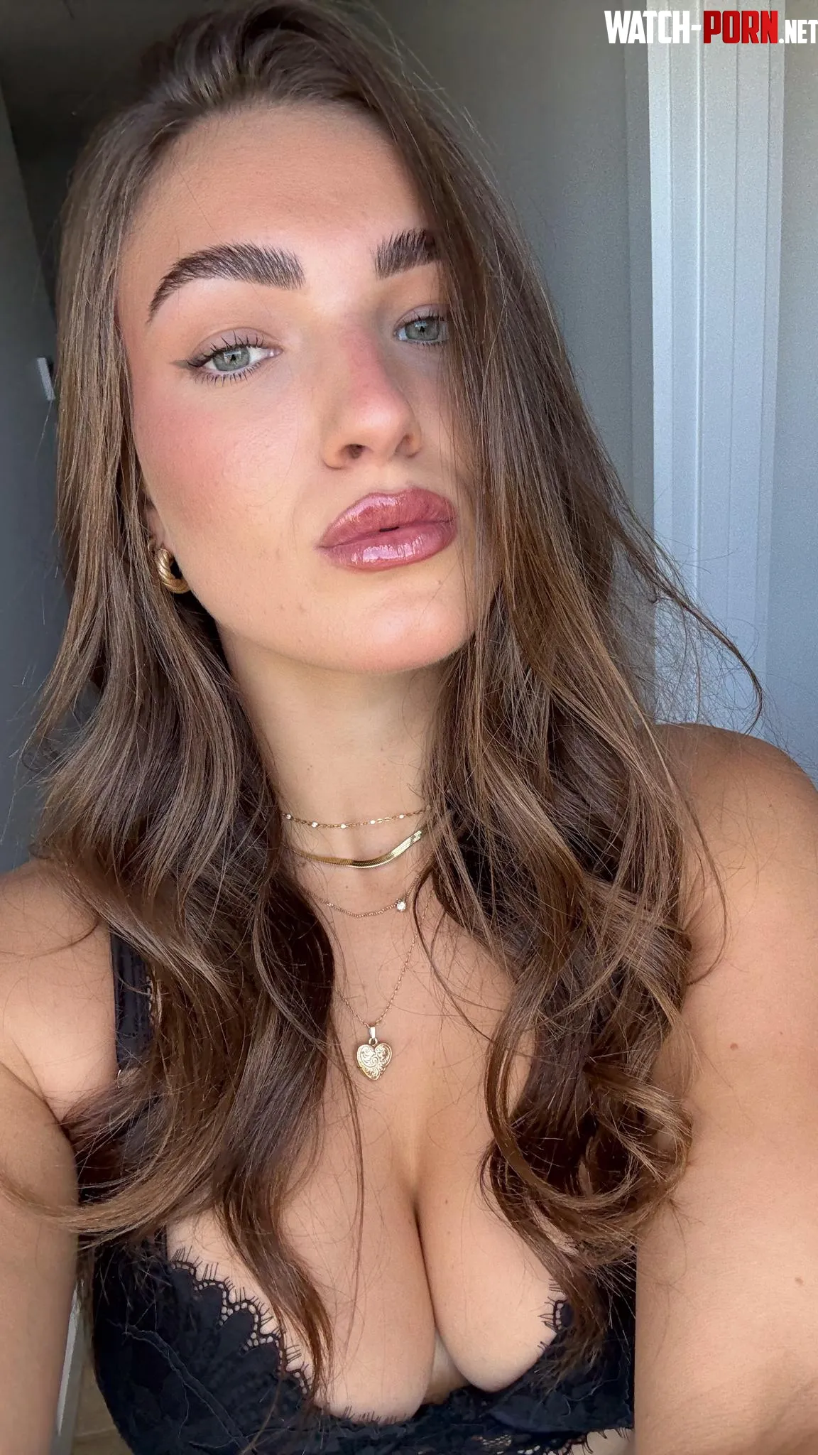 My lips are so inviting by YoungOliee