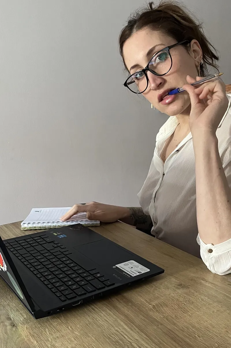 Thumbnail Working Fresh: Secretarial Styles with Barbiglaam | Secretary