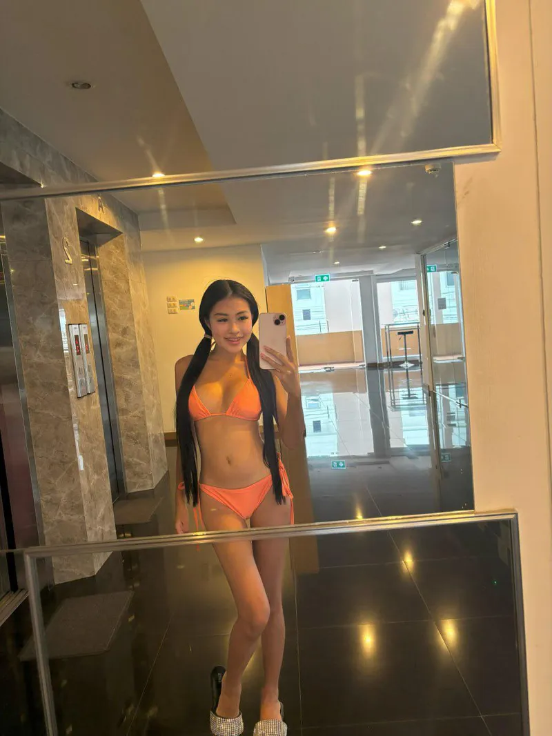 Thumbnail BikiniBodies: Feeling Confident - New Orange Bikini Reveal by GetGanked_LoL