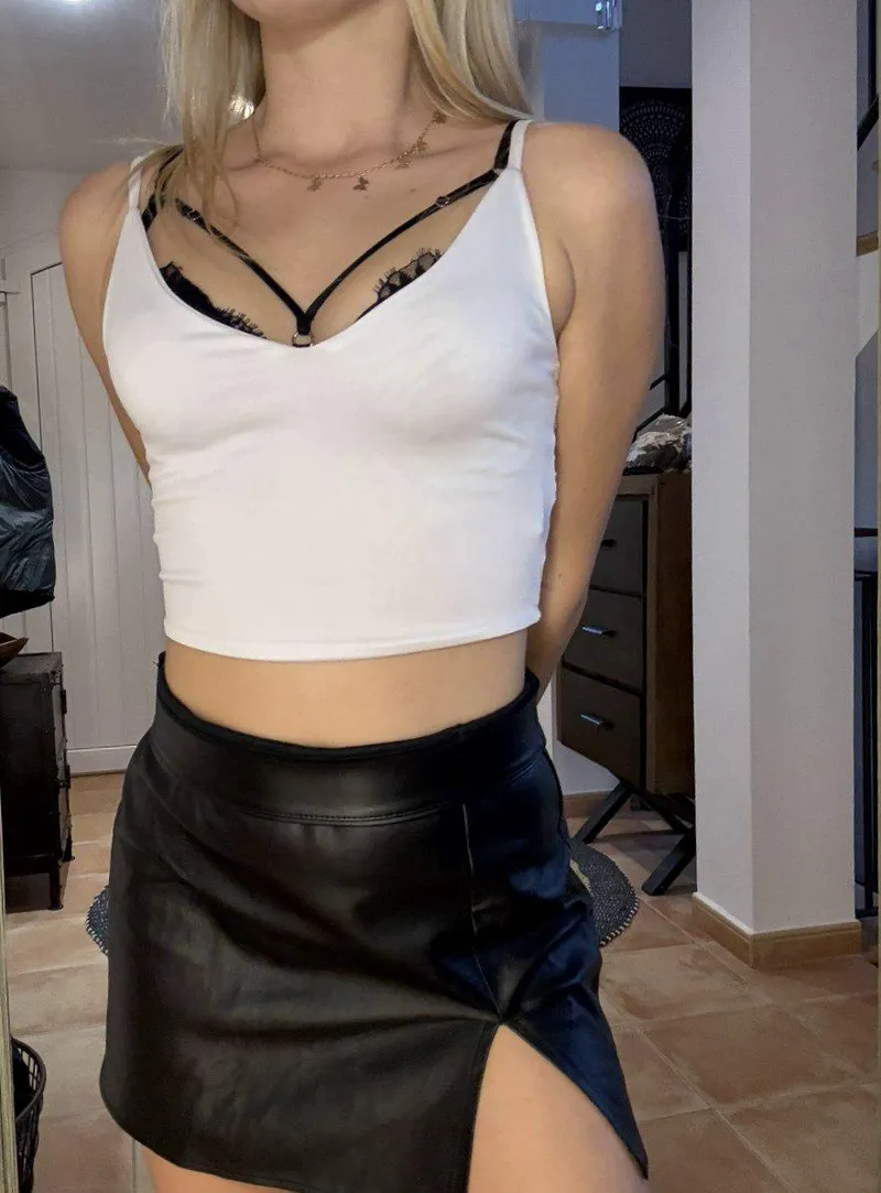 Thumbnail Feeling Sultry in Leather: Crazycatladyyx's Confessions