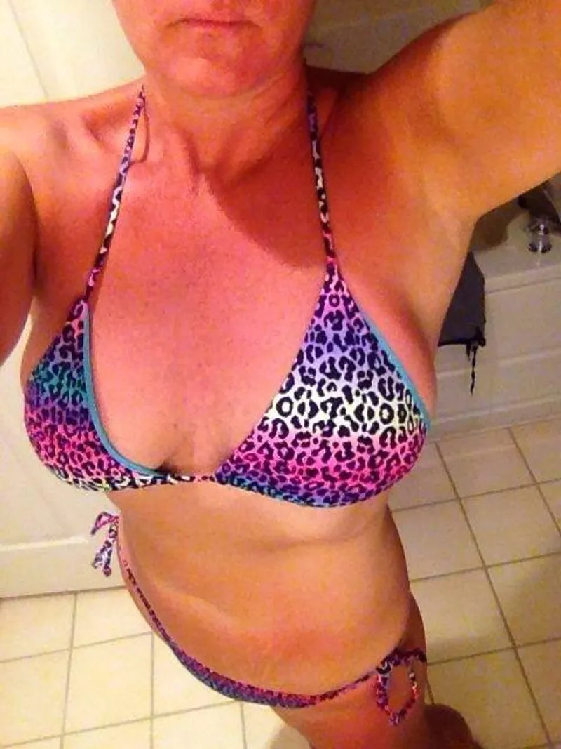Thumbnail Exploring the World of MILFs - Who's Interested? | BikiniBodies Category