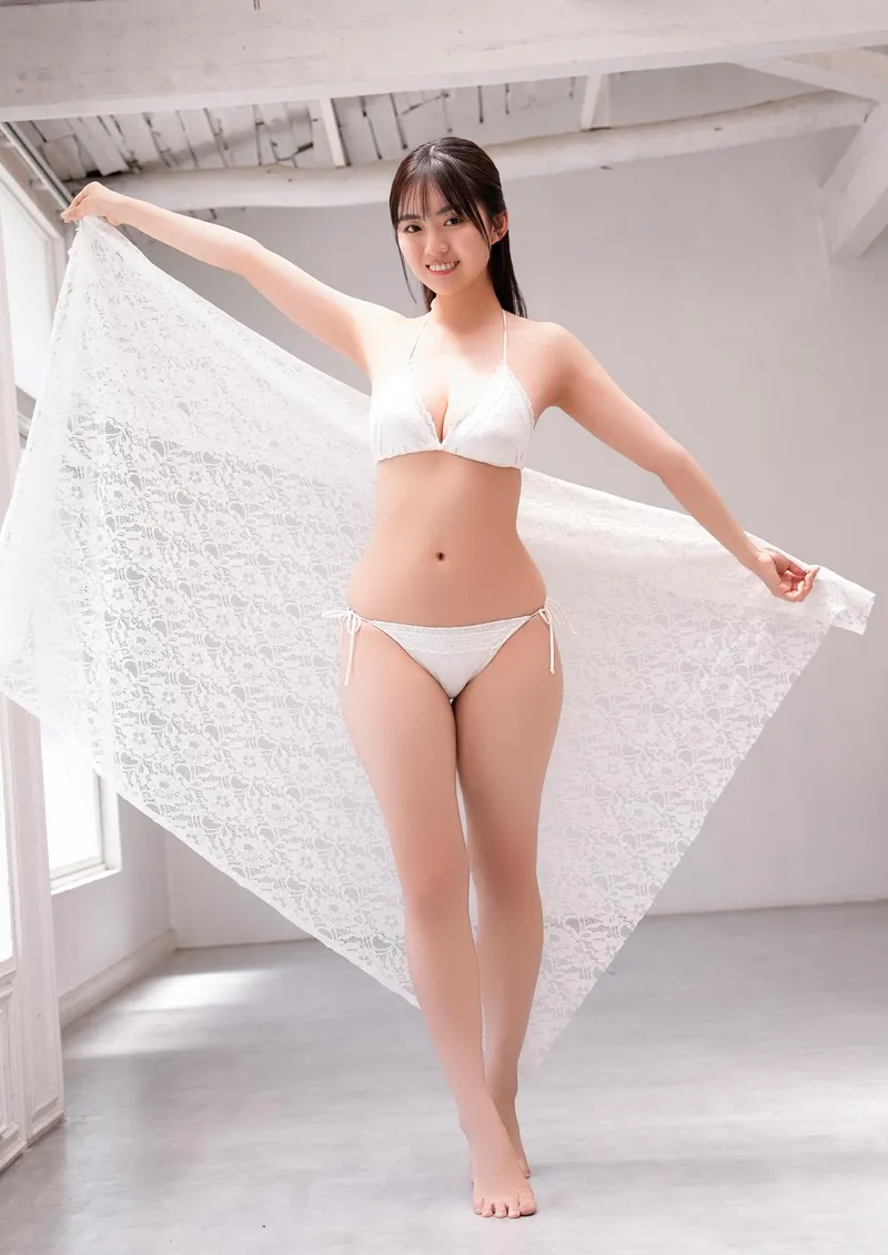 Thumbnail Runa Toyoda: A Gravure Star's Shine