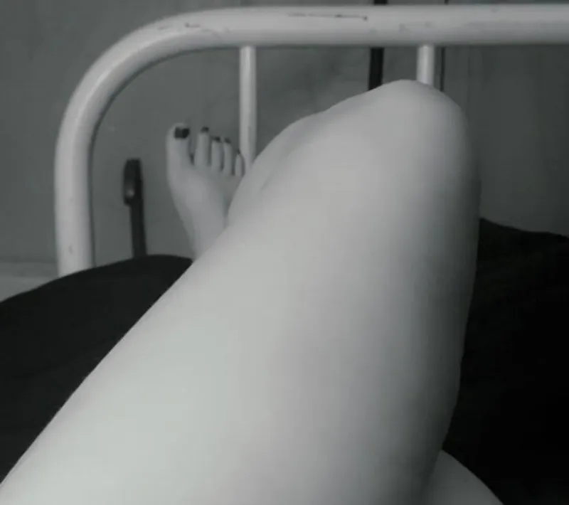 Thumbnail Classy Black & White Legs: legs | PenguinsGoMeow