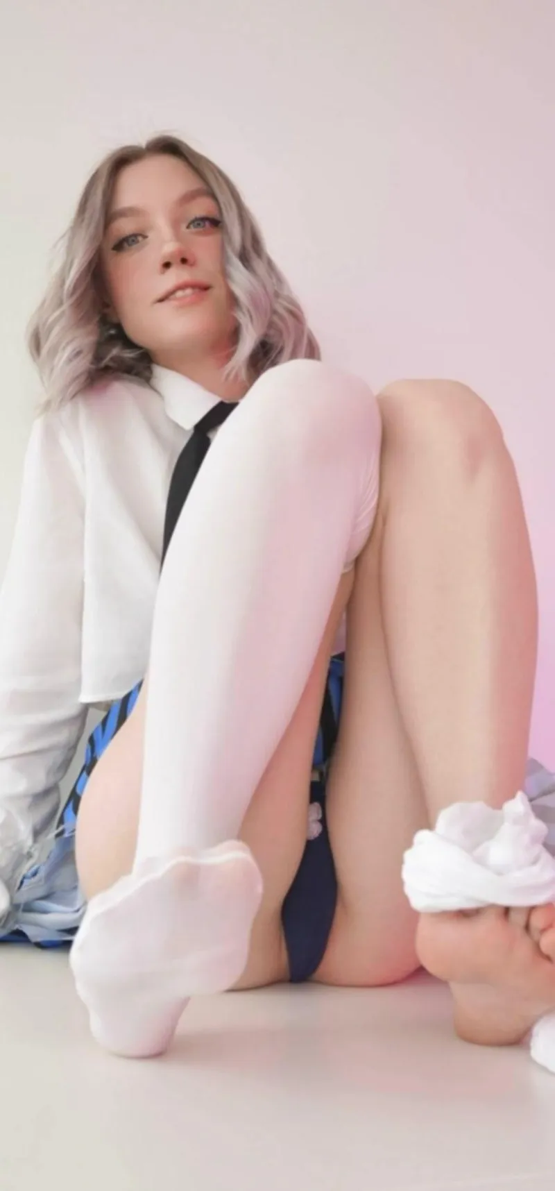 Thumbnail Enid Sinclair's Captivating Impression by ShyVelvetRose | CosplayGirls