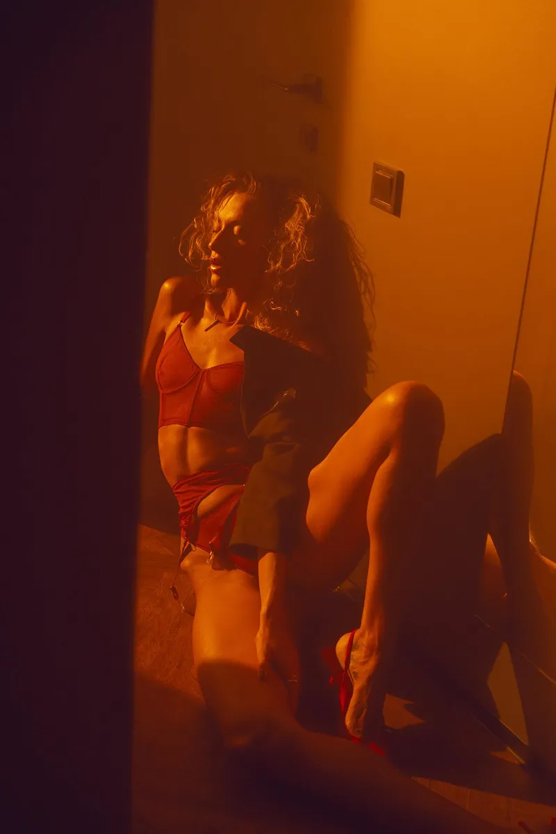 Thumbnail Emotional Sparks: Unveil the Sensuality Within | Kaplun_Arthur