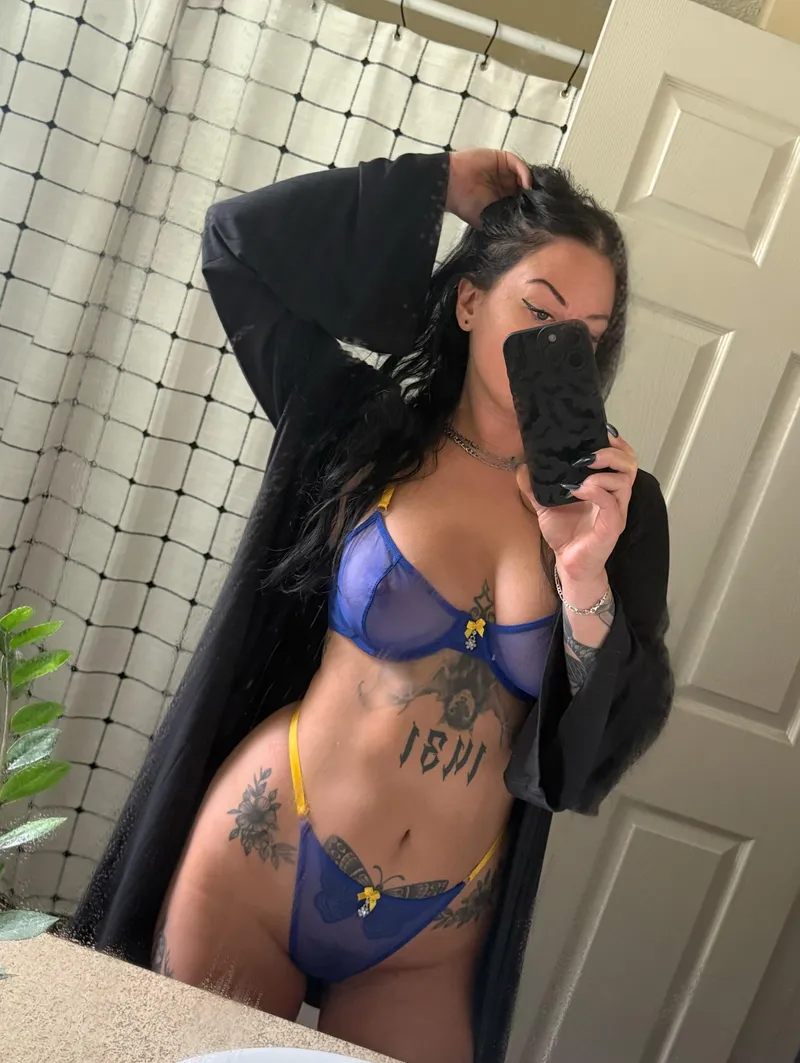 Thumbnail Vixxen_Vera Feels Foxy in Blue Sheer Set Revelation