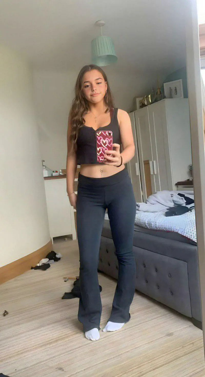 Thumbnail Belly Piercing Chic: BronzeFrostvale33's Style
