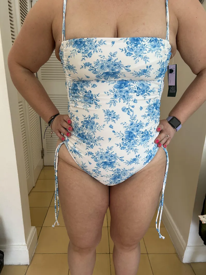 Thumbnail Minimal Tan Lines with FacelessCougar69's One-Piece Suits