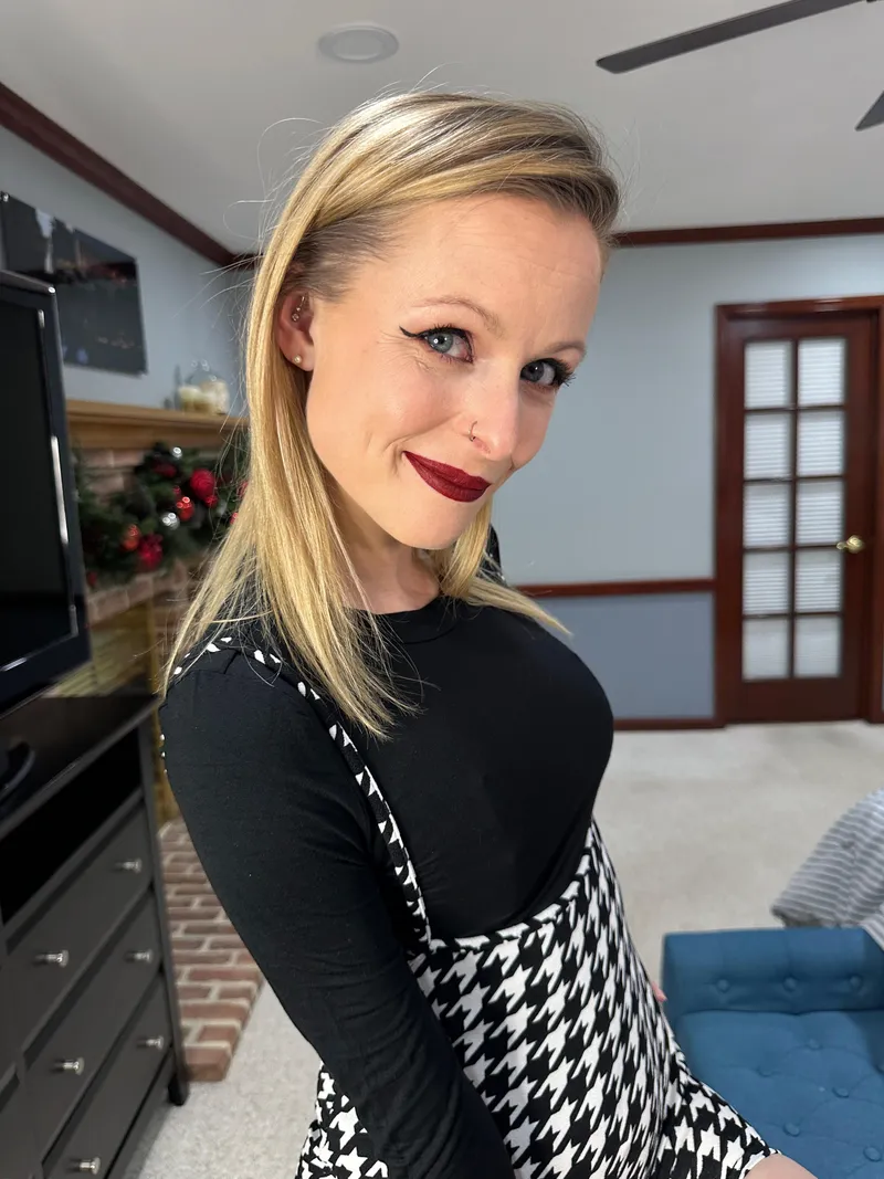 Thumbnail Embracing Fall: Lily_Devyne's Seasonal Bliss Unveiled