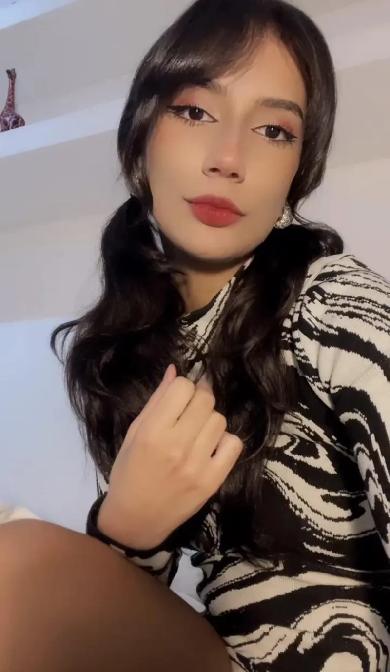 Thumbnail Cupcaketwinkleboo Teases Differences Between Classy and Naughty