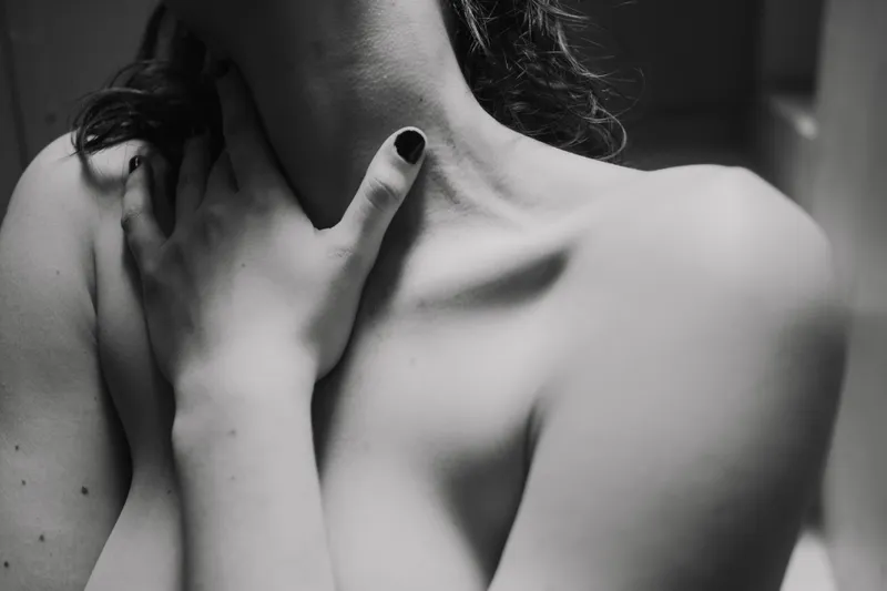 Thumbnail Complex_Muffin2852's Revelation: Cleavage by a Friend
