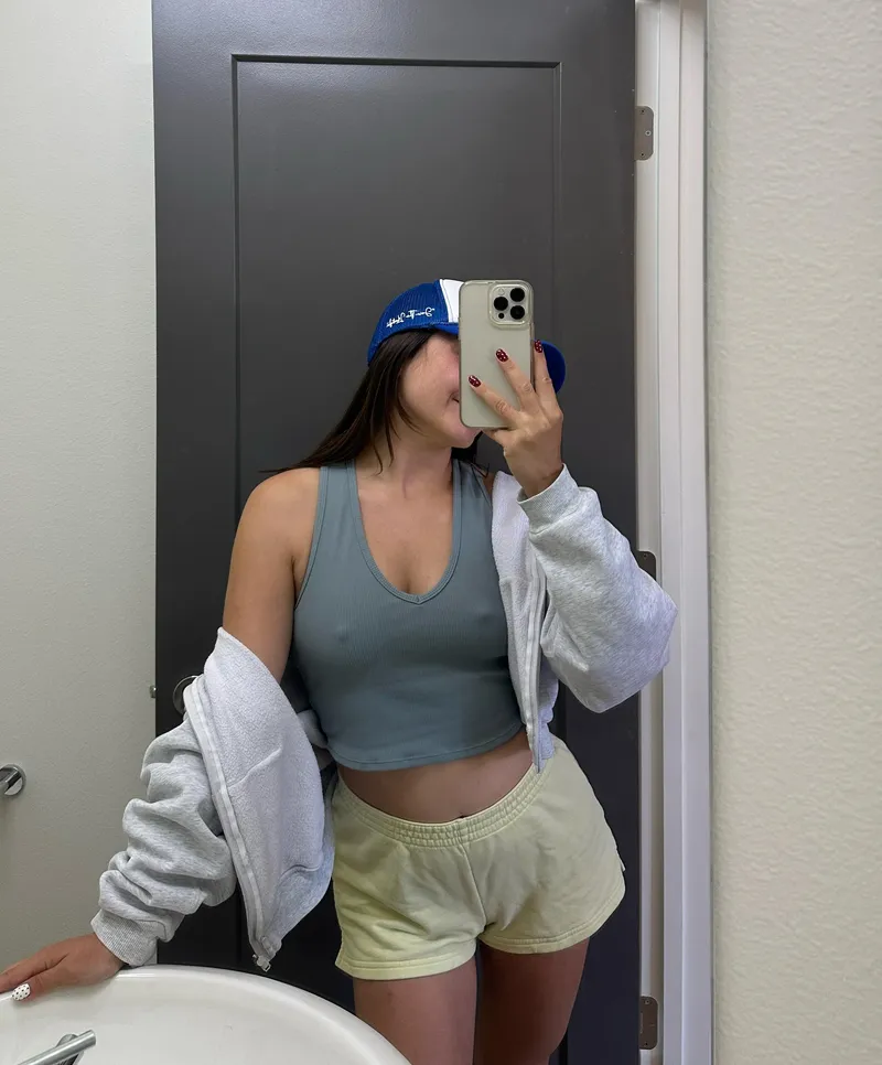 Thumbnail Daily Walk Vibes: iamtigggs and Her Pokey Braless Look