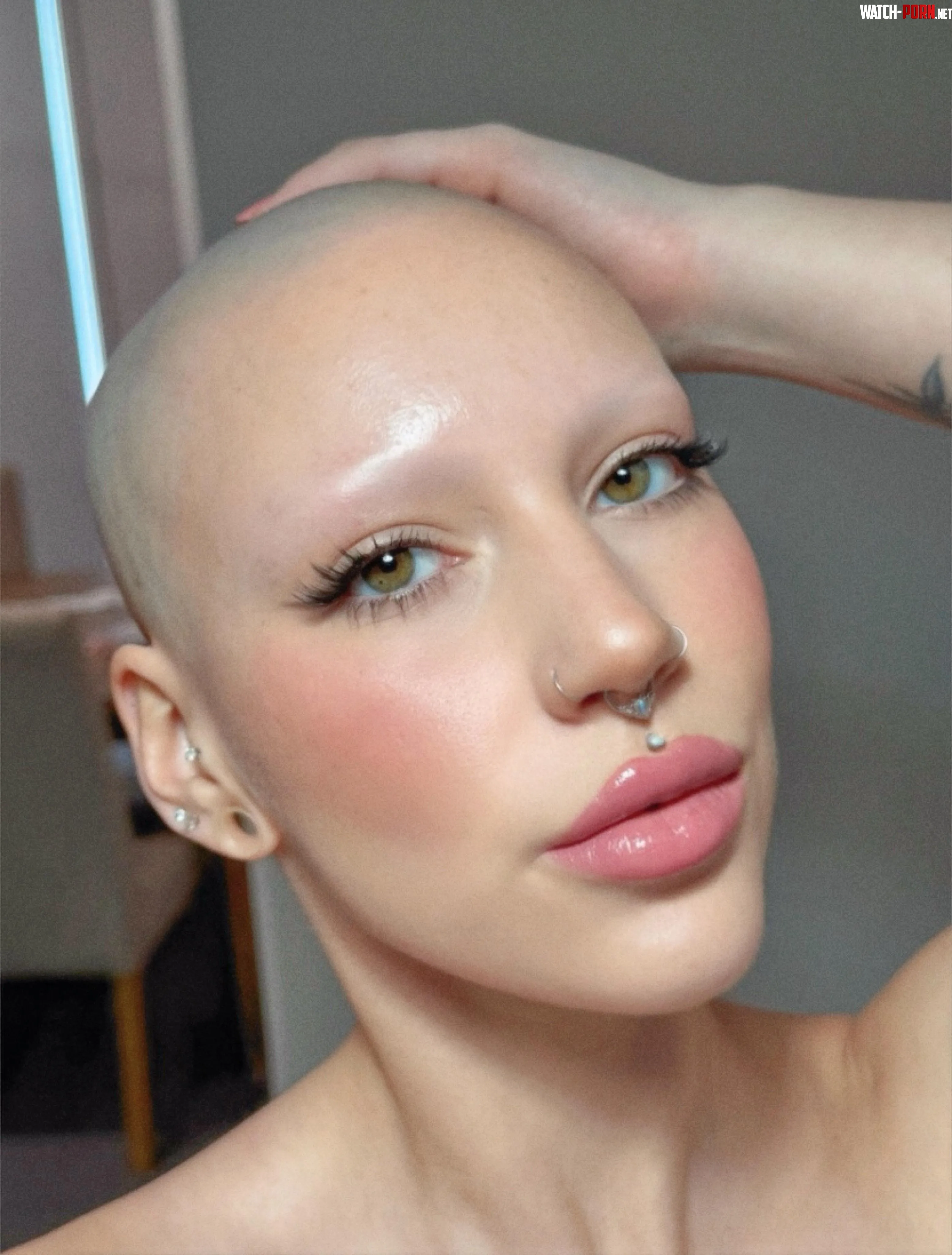 I feel so confident and sexy when I’m smooth and hairless 👩🏼‍🦲 by thrillxkitten