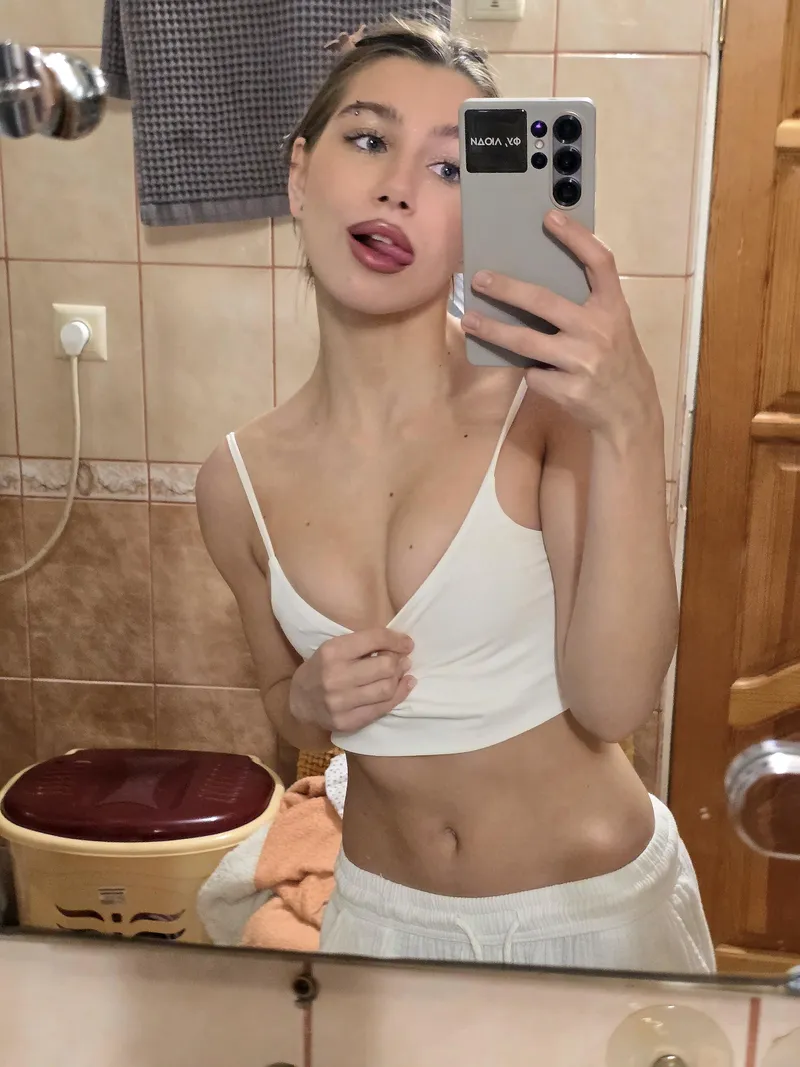 Thumbnail Bathroom Chic: Cleavage Break Fashion | By TonerSK