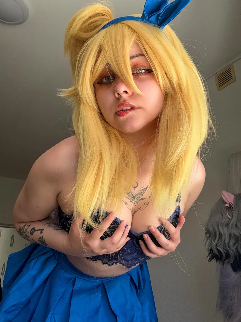 Thumbnail Kikumori's Lucy Heartfilia Impression: NSFWCostumes at its Best