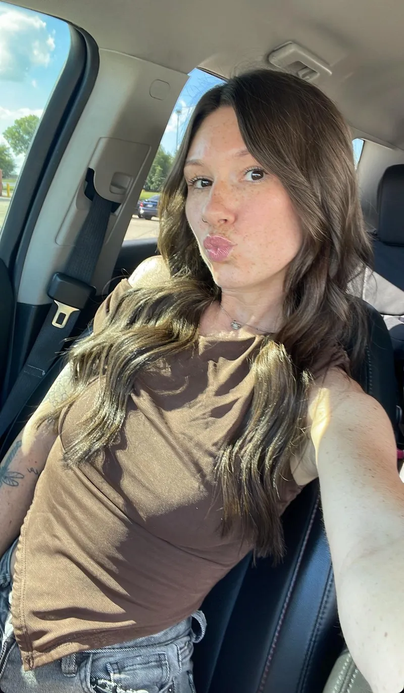 Thumbnail Embracing Summer Freckles: Mastervixennnn's Tale