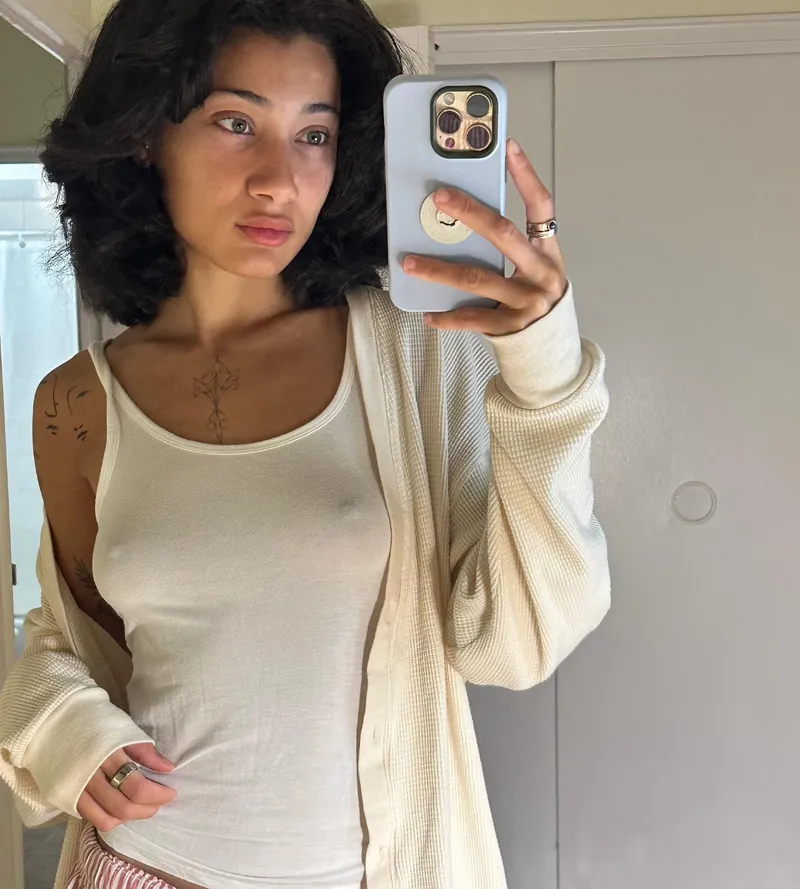 Thumbnail Cozy Selfie Moments: Captivating Before Bed Vibes by MulberryGlum4991