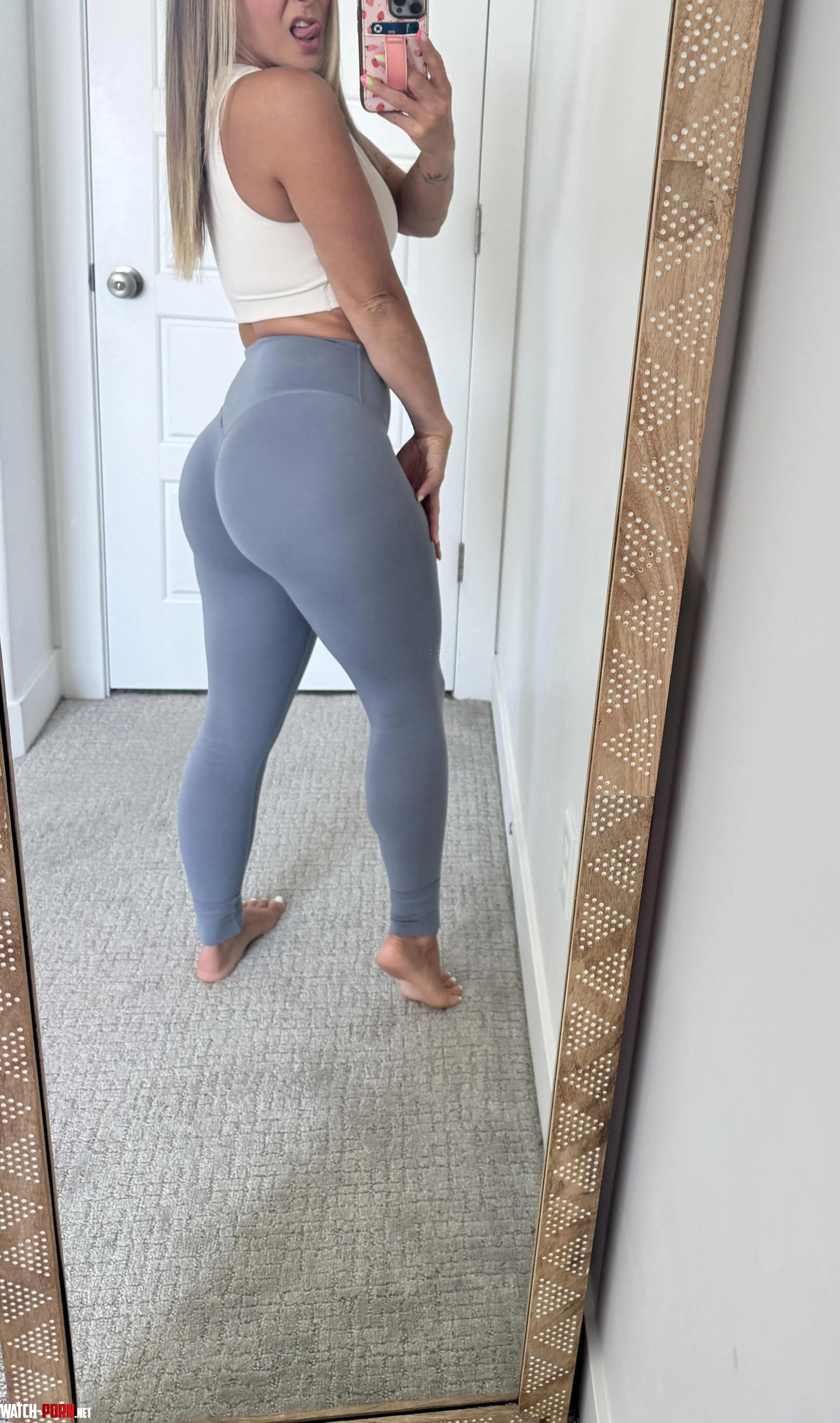That phat ass on a little frame by Peachy_hot_mom