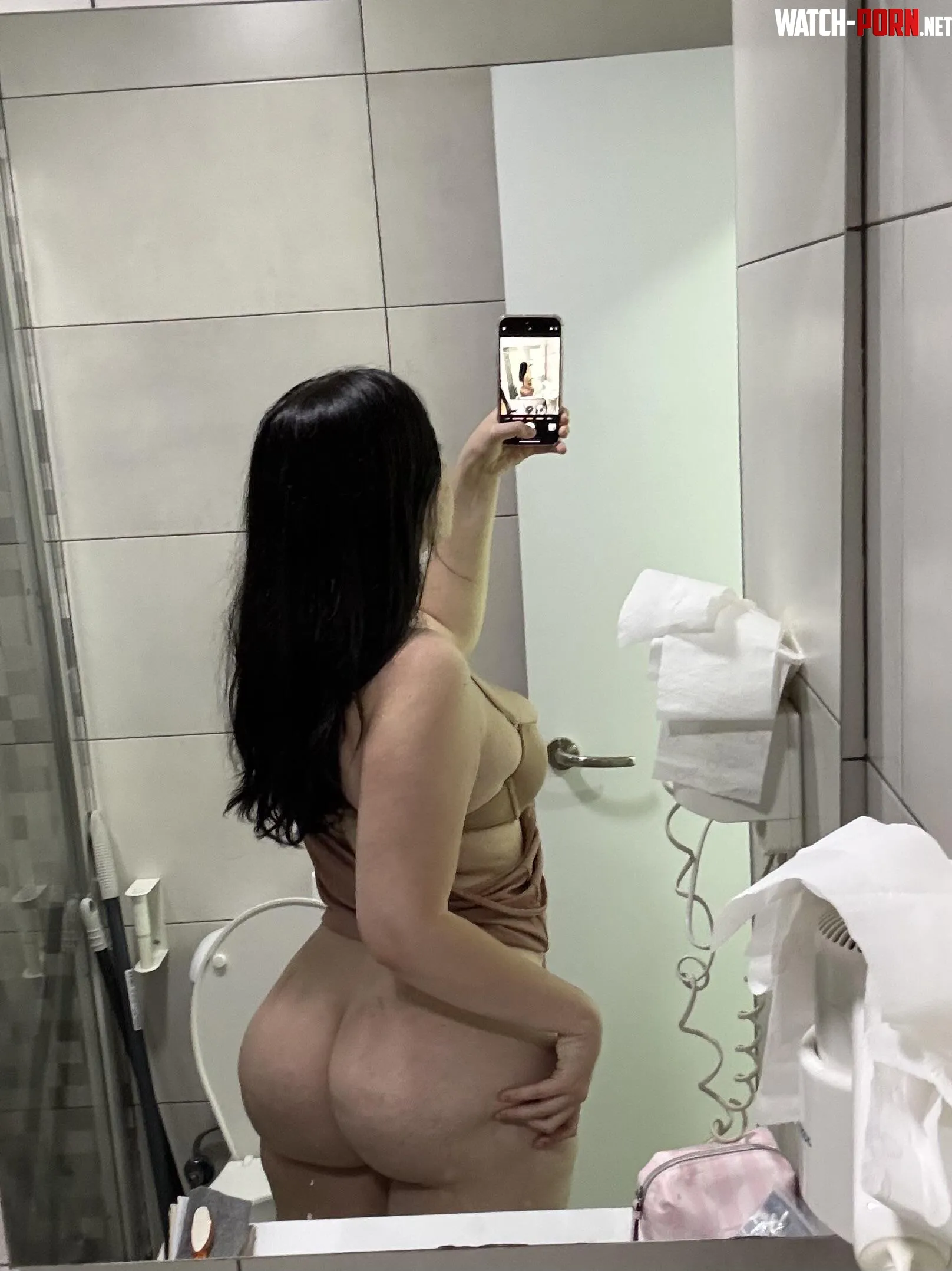 huge ass brunette by kinkygatito