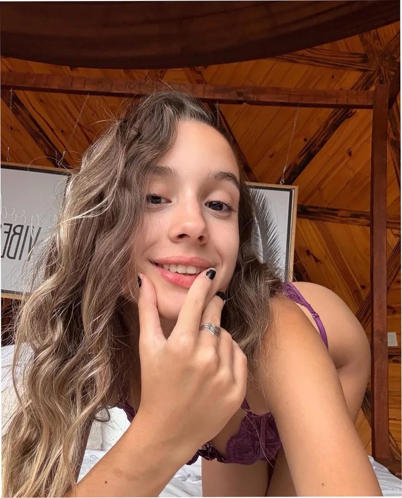 Thumbnail Elegance Personified: honeygirlmango's LaBeauteFeminine Journey